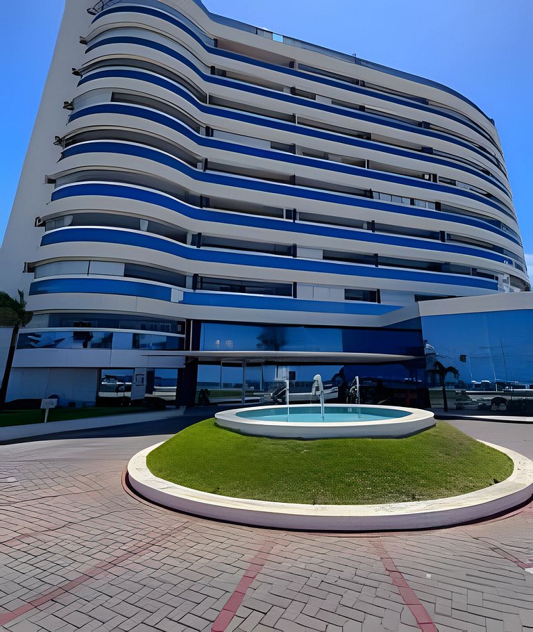 UNU 606 Armação: Frente/Vista Mar, Piscina, WiFi +