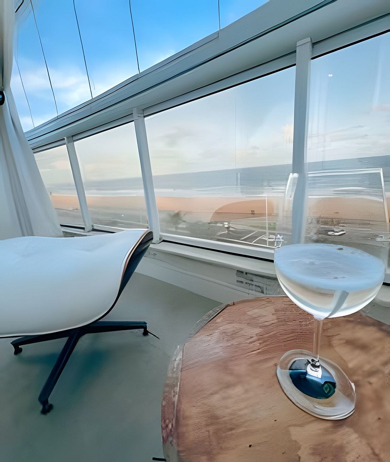 UNU 606 Armação: Frente/Vista Mar, Piscina, WiFi +
