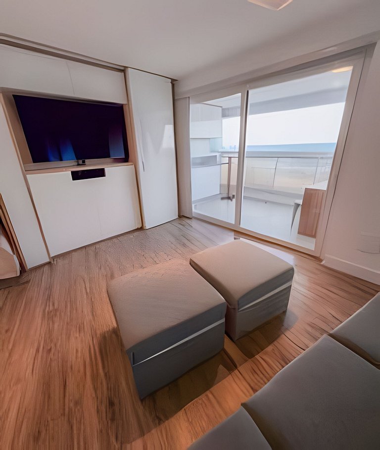 UNU 606 Armação: Frente/Vista Mar, Piscina, WiFi +