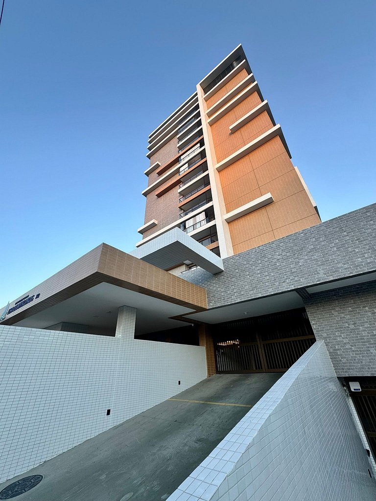 UNU 602 Itapuã: piscina, academia, praia e+