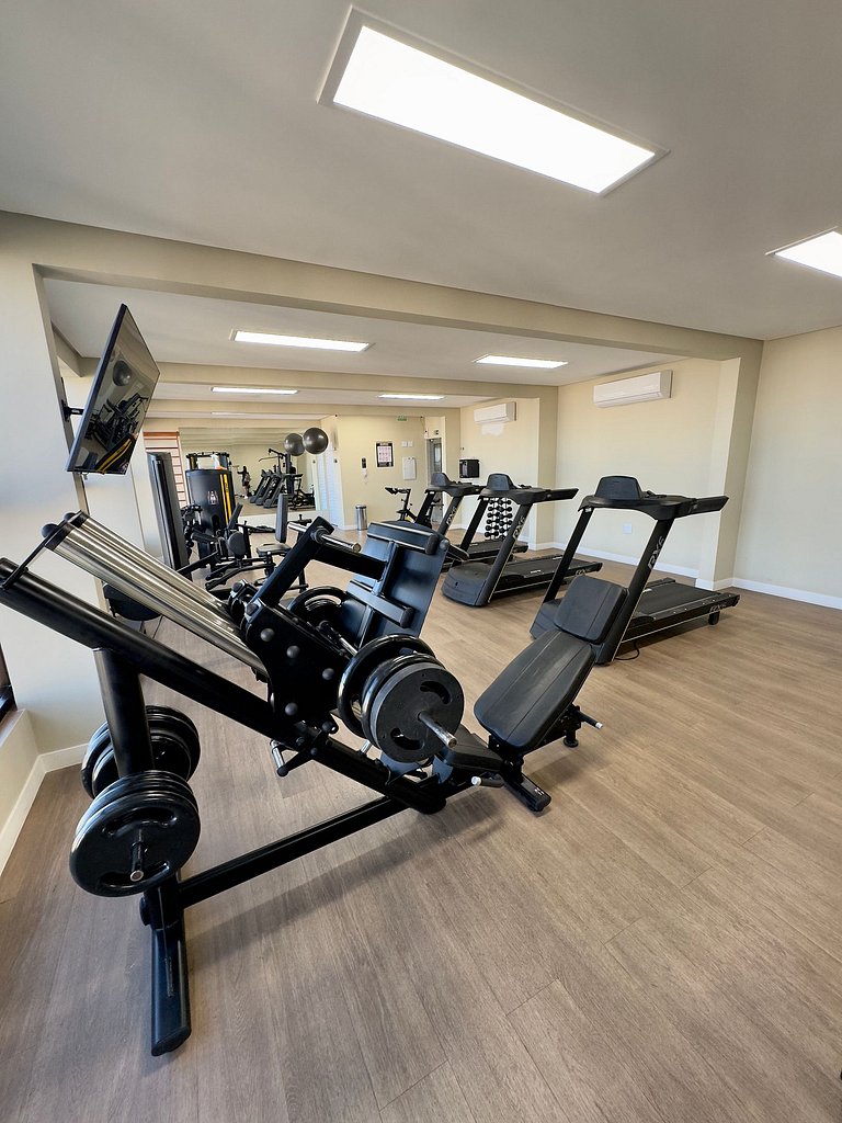 UNU 930 C. Convenções: Piscina, academia e +