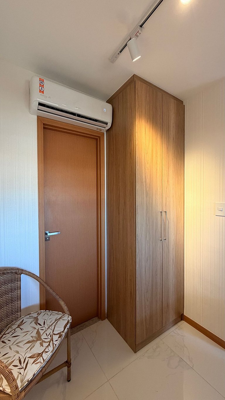 UNU 921 C. Convenções: Piscina, academia e +