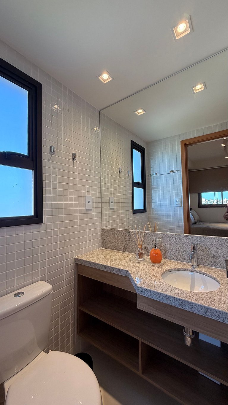 UNU 921 C. Convenções: Piscina, academia e +