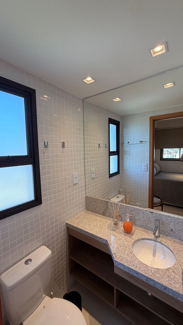 UNU 921 C. Convenções: Piscina, academia e +